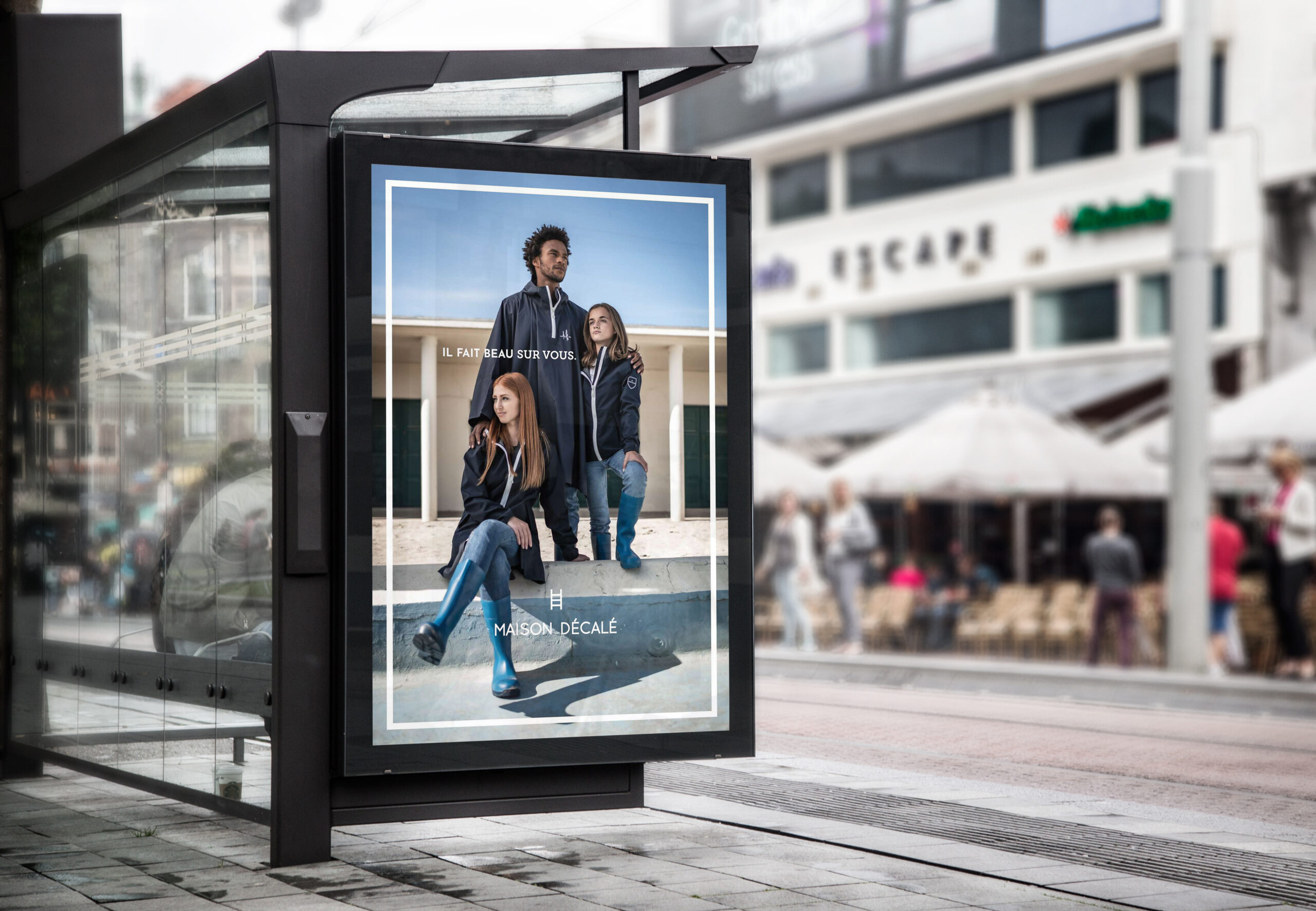 Bus-Stop-Billboard-MockUp-copie